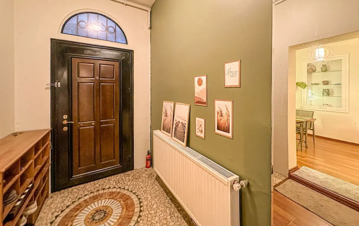 Entrance door